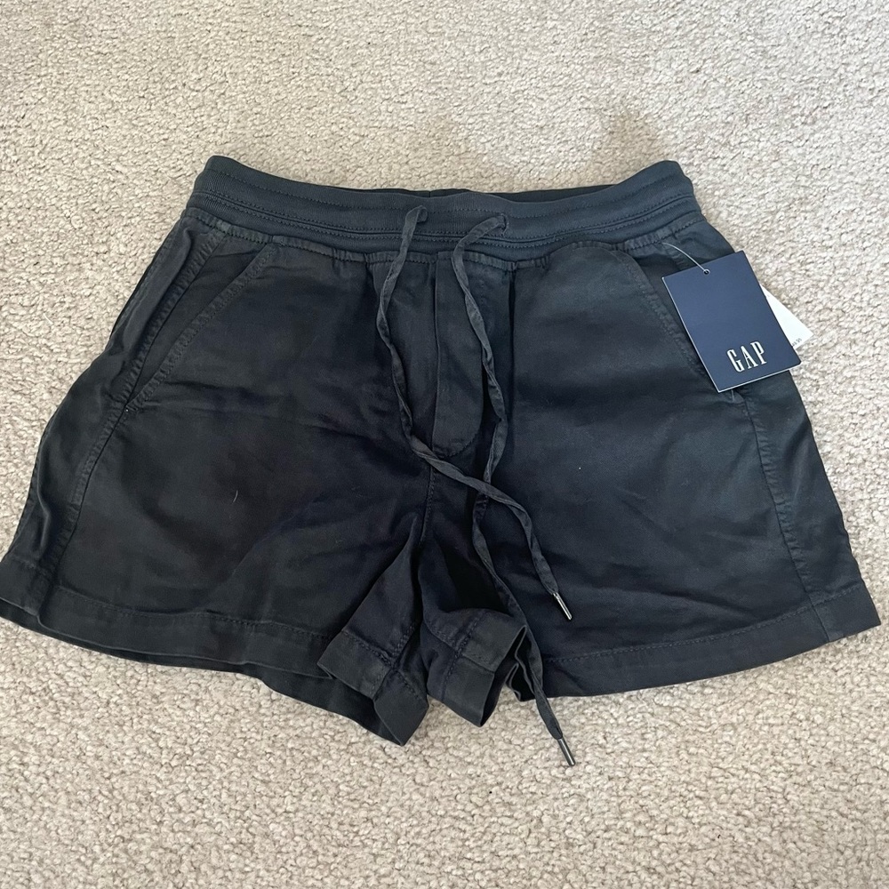NWT Gap shorts